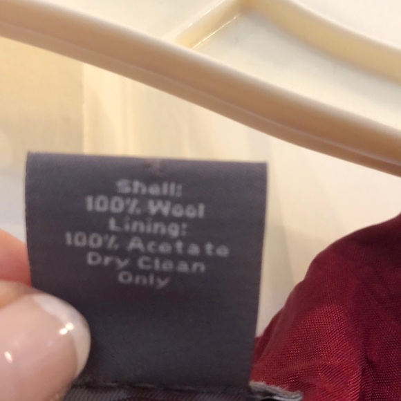 Ann Taylor size 0 petite cranberry zip back - Picture 6 of 8